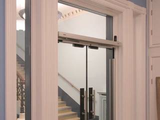 Fire rated glass doors in heritage building , Ion Glass Ion Glass مساحات تجارية زجاج