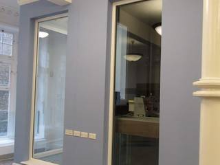 Fire rated bespoke glass screens , Ion Glass Ion Glass Espacios comerciales Vidrio