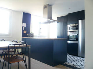 Appartement 90m² à Marly le Roi, Delphine Gaillard Decoration Delphine Gaillard Decoration Modern Kitchen Blue