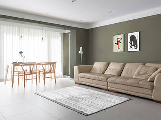 세련된 색채로 고급스러움을 표현한 30평대 아파트 인테리어, husk design 허스크디자인 husk design 허스크디자인 Salas de estilo moderno