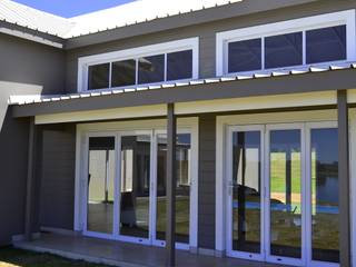 Inso's Aluminium Doors, Inso Architectural Solutions Inso Architectural Solutions Modern style doors Aluminium/Zinc