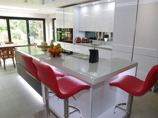 Stylish White Kitchen, PTC Kitchens PTC Kitchens Moderne Küchen