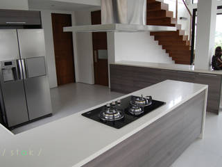 Modular Kitchen - Tagaytay City, Stak Modern Kitchens Stak Modern Kitchens Nhà bếp phong cách hiện đại