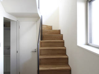 上野毛の家, Ｕ建築設計室 Ｕ建築設計室 Pasillos, vestíbulos y escaleras de estilo minimalista