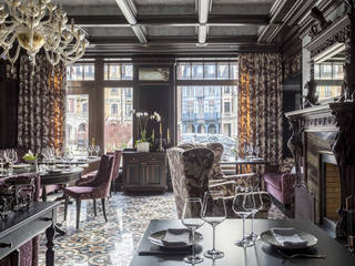 Classic Wall Lights and Venetian Chandelier for Luxury Restaurant in Moscow, MULTIFORME® lighting MULTIFORME® lighting Commercial spaces Glass Amber/Gold