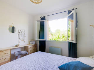 Décoration d'une petite chambre parentale nature, Dame Cafoutch Dame Cafoutch Minimalist bedroom Wood Wood effect