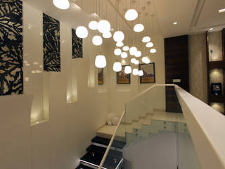 Árhat Villa, Conarch Architects Conarch Architects Modern corridor, hallway & stairs