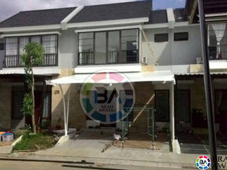 Tenda Membrane Jakarta (Teras Perumahan Jakarta), Braja Awning & Canopy Braja Awning & Canopy モダンデザインの テラス 合成繊維 ブラウン