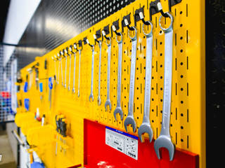 Metal Pegboard panel for tool hanging at APEC motor racing garage, SMLIFE CORPORATION SMLIFE CORPORATION Garage/shed