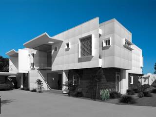 Vivienda VN Guataparo, EISEN Arquitectura + Construccion EISEN Arquitectura + Construccion Rumah tinggal Beton