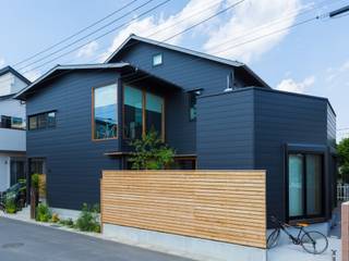 川口の家, アトリエ・カムイ アトリエ・カムイ Modern houses Iron/Steel Black