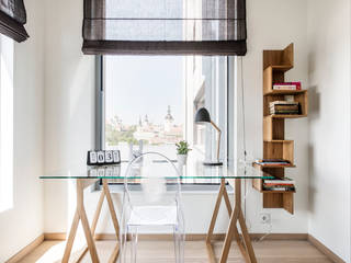 Minimalistisch Wohnen – eine Homestory mit nordischen Einrichtungsideen, Baltic Design Shop Baltic Design Shop Scandinavian style study/office Wood White