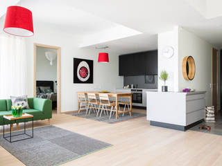 Minimalistisch Wohnen – eine Homestory mit nordischen Einrichtungsideen, Baltic Design Shop Baltic Design Shop Phòng ăn phong cách Bắc Âu Gỗ Wood effect