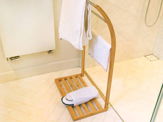 Freestanding Towel Rack, Finoak LTD Finoak LTD Modern bathroom Bamboo Wood effect