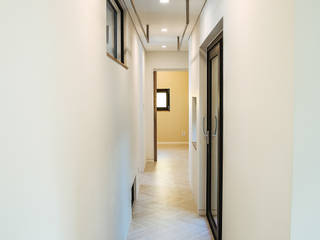 Tree_BOX, AAPA건축사사무소 AAPA건축사사무소 Modern corridor, hallway & stairs