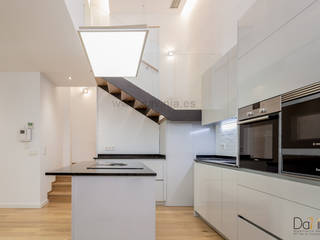 Una COCINA MODERNA y sencilla para una vivienda de 2 plantas en 180 m2, Davinia | Mobiliario de cocina y armarios Davinia | Mobiliario de cocina y armarios Modern kitchen