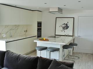 Docklands apartment, Place Design Kitchens and Interiors Place Design Kitchens and Interiors Minimalist kitchen