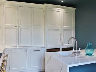 North London Apartment , Place Design Kitchens and Interiors Place Design Kitchens and Interiors Classic style kitchen