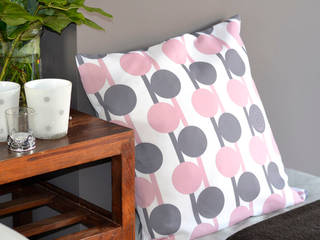 Sfeerfoto Grijs-roze-bollen, ilsephilips ilsephilips Living roomAccessories & decoration