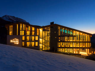 Panoramic Lodge / Bolzano, Italy, AXOLIGHT AXOLIGHT Espaços comerciais Escritório e loja