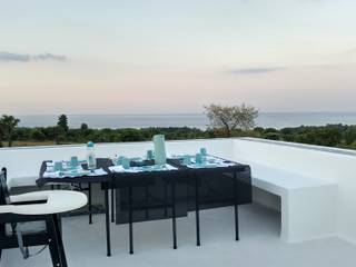 Villa Resort, Nuansa Studio Architect Nuansa Studio Architect 平屋根 鉄筋コンクリート 白色