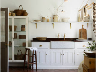 The Millhouse Scullery by deVOL, deVOL Kitchens deVOL Kitchens Mediterranean style kitchen Solid Wood White