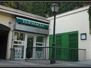 ​Escaparate-Fachada, Madrid, España, Pancho R. Ochoa Interiorismo Pancho R. Ochoa Interiorismo Commercial spaces Iron/Steel Green