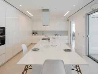 Commitment to beauty, FABRI FABRI Built-in kitchens White