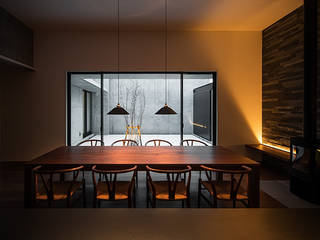 羽曳が丘の家, 白坂 悟デザイン事務所 白坂 悟デザイン事務所 Modern dining room Wood Wood effect