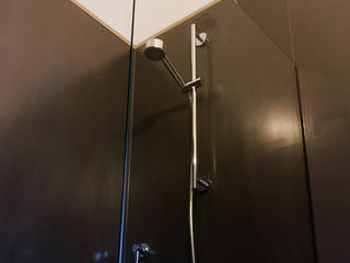 Black box badkamer, studioMERZ studioMERZ Modern style bathrooms