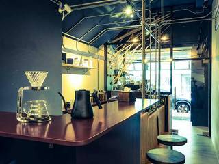 High-Tech _ Lofting Coffee, 泫工所構築設計研究室 泫工所構築設計研究室 Ofisler ve Mağazalar