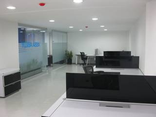 Diseño y construcción oficinas de Assa Abloy, Corte Verde SAS Corte Verde SAS Commercial spaces