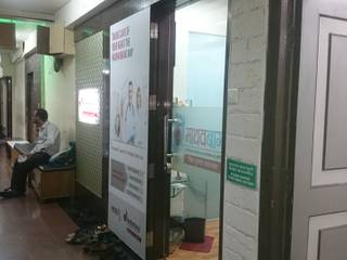 500 Sqft Madhav Baugh Clinic in Navi Mumbai , Inside House Inside House Espacios comerciales Tablero DM