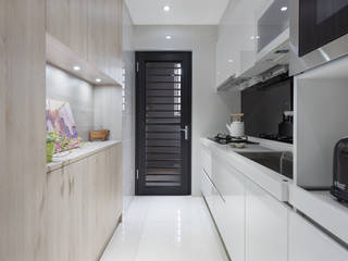 H residence, Fu design Fu design Kitchen units Wood-Plastic Composite