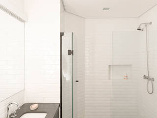 Apartamento da Edwiges e do Ricardo, INÁ Arquitetura INÁ Arquitetura Minimalist style bathroom