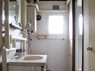 Renovation 203, 一色玲児 建築設計事務所 / ISSHIKI REIJI ARCHITECTS 一色玲児 建築設計事務所 / ISSHIKI REIJI ARCHITECTS Ausgefallene Badezimmer