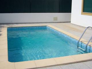 4 espaços para uma piscina em aço, Soleo Soleo 家庭用プール