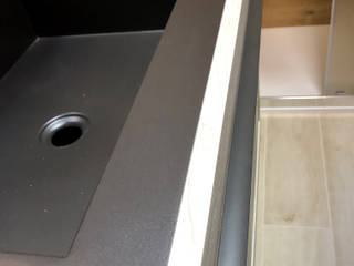Ristrutturazione bagno albergo Cortina (BL), 2mgdesignsolution 2mgdesignsolution Modern Bathroom Metal Black
