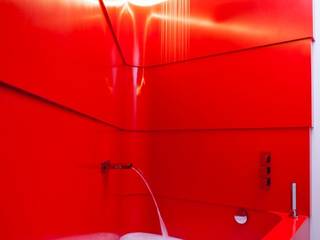 Red Bathroom with Bespoke Krion Bath and Thermoformed Walls , Solidity Ltd Solidity Ltd Modern bathroom