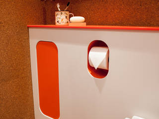 Orange Coloured Bathroom, Solidity Ltd Solidity Ltd Baños de estilo ecléctico