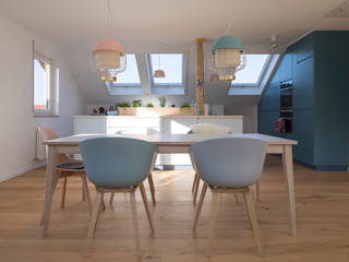 OFFENE LICHTUNG - Wohnen unterm Dach, mori mori Modern Dining Room