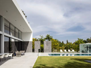 homify Taman Modern