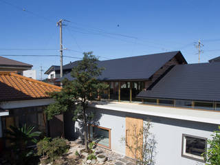 House NI, 1-1 Architects 一級建築士事務所 1-1 Architects 一級建築士事務所 Eclectic style houses