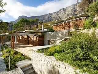 Mountain House, Oranjezicht, Van der Merwe Miszewski Architects Van der Merwe Miszewski Architects Single family home Wood Wood effect