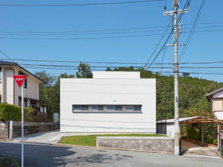 光の広がりを感じる家/ House in Toyonogun, 藤原・室 建築設計事務所 藤原・室 建築設計事務所 Будинки