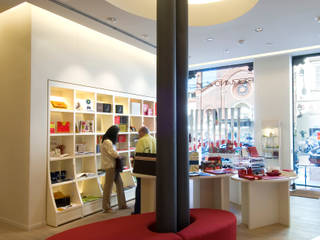 Fabriano Boutique, Milano, Kazuyo Komoda (Design Studio) Kazuyo Komoda (Design Studio) Spazi commerciali