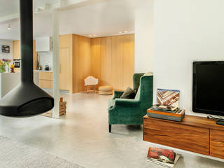 Stoere loft sfeer, Jolanda Knook interieurvormgeving Jolanda Knook interieurvormgeving Eclectic style living room Concrete