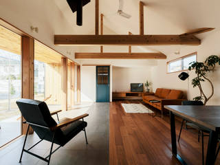 内と外を渡る家, ELD INTERIOR PRODUCTS ELD INTERIOR PRODUCTS Eclectic style living room