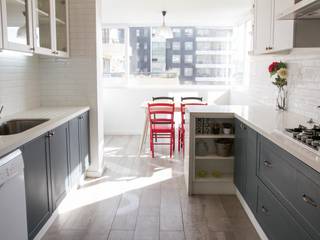 Departamento Las Hortencias, Crescente Böhme Arquitectos Crescente Böhme Arquitectos Built-in kitchens Ceramic