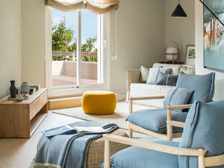 VIVIENDA VIA AUGUSTA, The Room Studio The Room Studio Salas de estilo mediterraneo